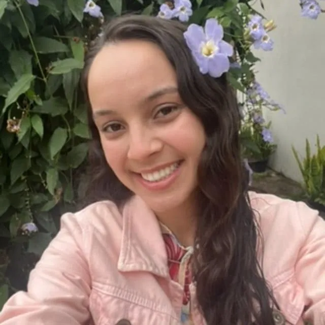 Tatiane Vieira, tecladista e aluna do Músico Excel